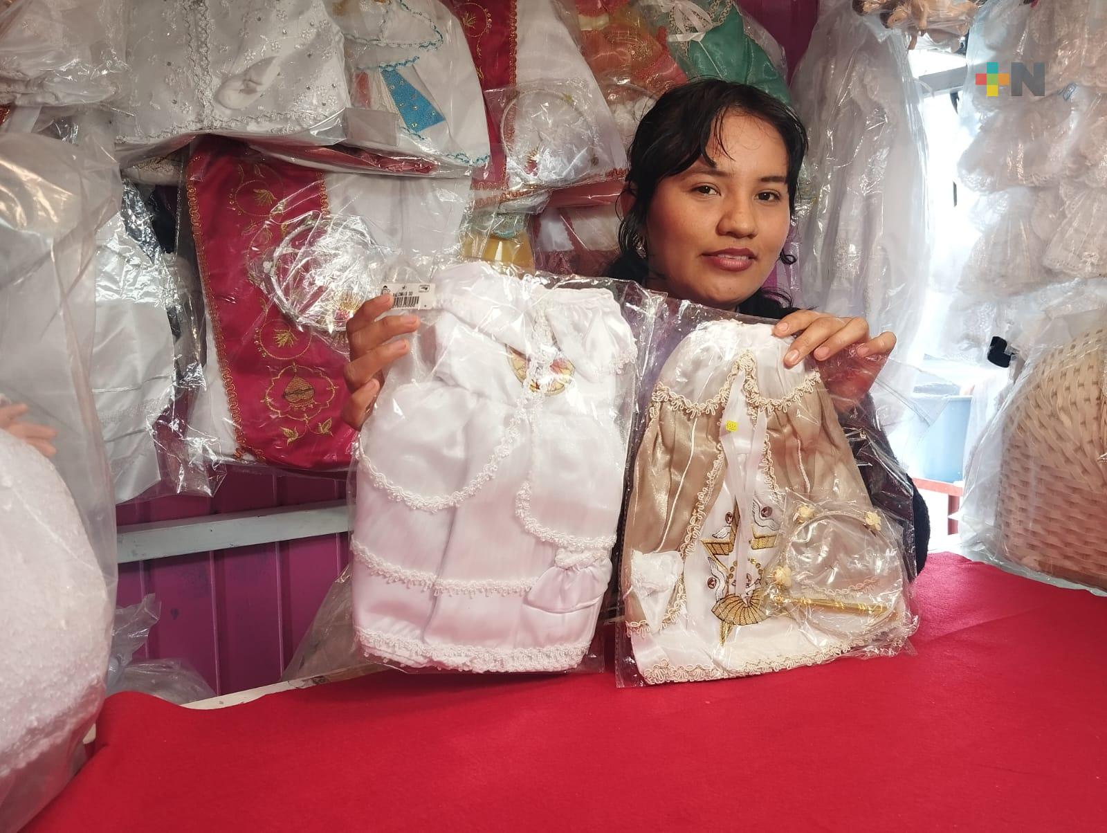 Comenzó la venta de accesorios para arropar al Niño Dios
