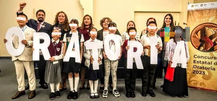 Celebran 10 aniversario de la Escuela Superior de Oratoria de Xalapa