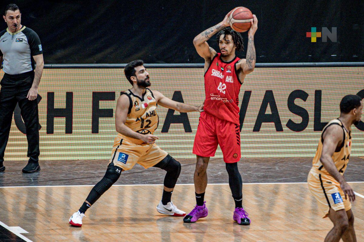 Deshawndre Washington, estrella de Halcones Rojos, destaca en Dubái