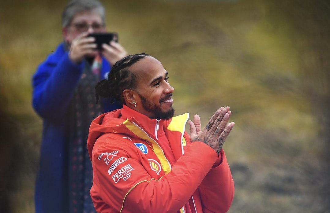 Lewis Hamilton debuta como piloto de escudería Ferrari