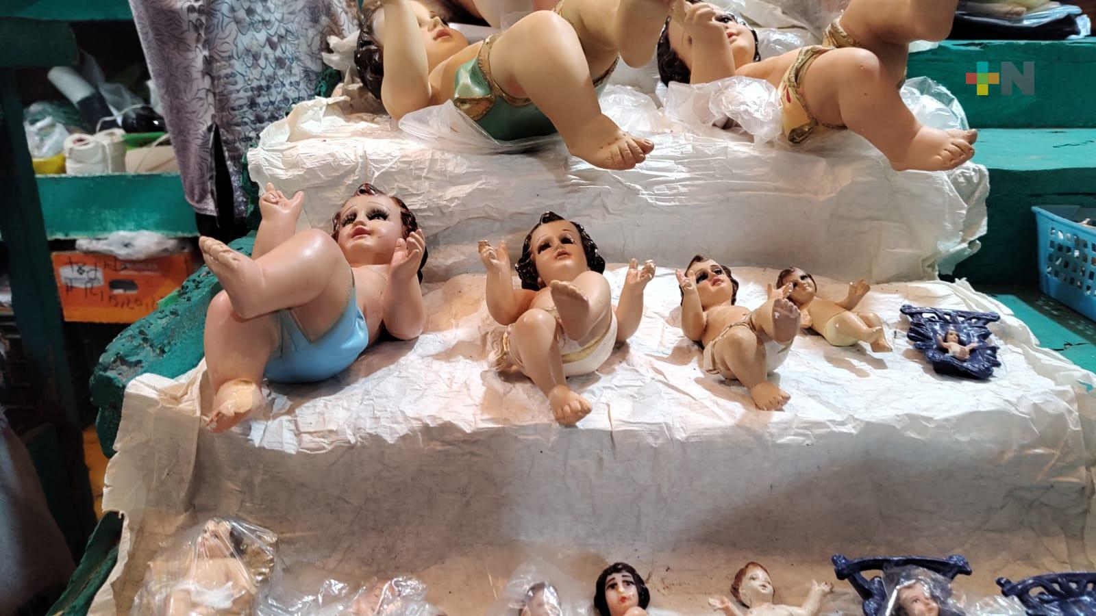 Crece demanda para vestir Niño Dios en vísperas del 2 de febrero
