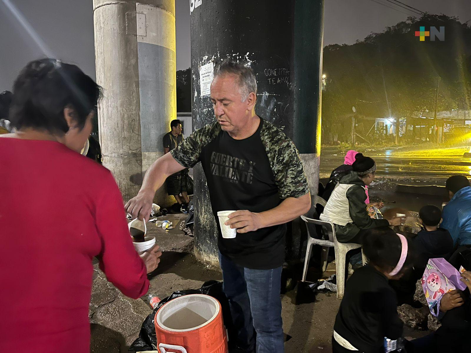Pablo Cruz, un altruista con los migrantes varados en Coatzacoalcos