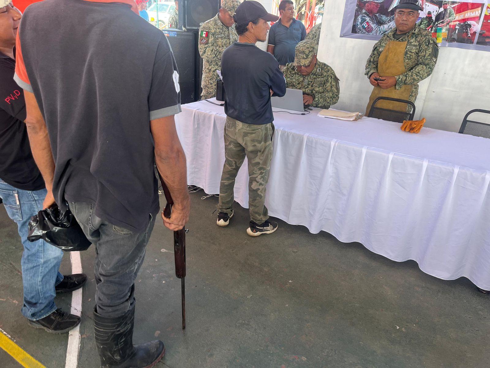 Programa Canje de Armas llega a municipio de Moloacán