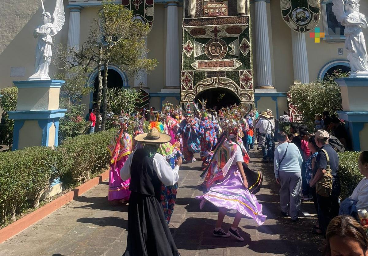 Decenas de familias participan en procesión del Santo Entierro de Cristo