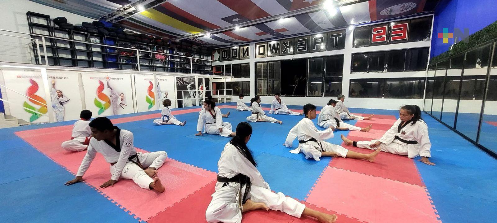 Taekwondoínes de Coatza competirán en Copa de Campeones 2025