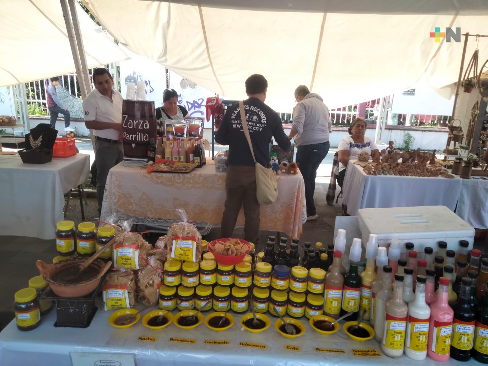 Artesanas y emprendedores de Xalapa llegan al Paseo de Los Lagos