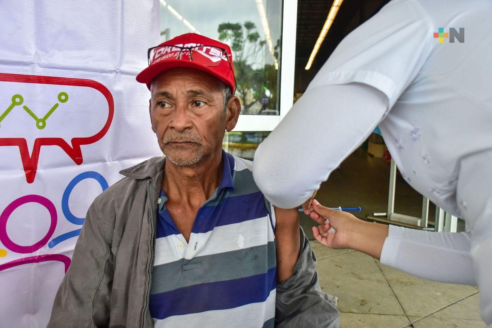 En Coatza habilitan módulos de vacunación contra Covid 19 e influenza