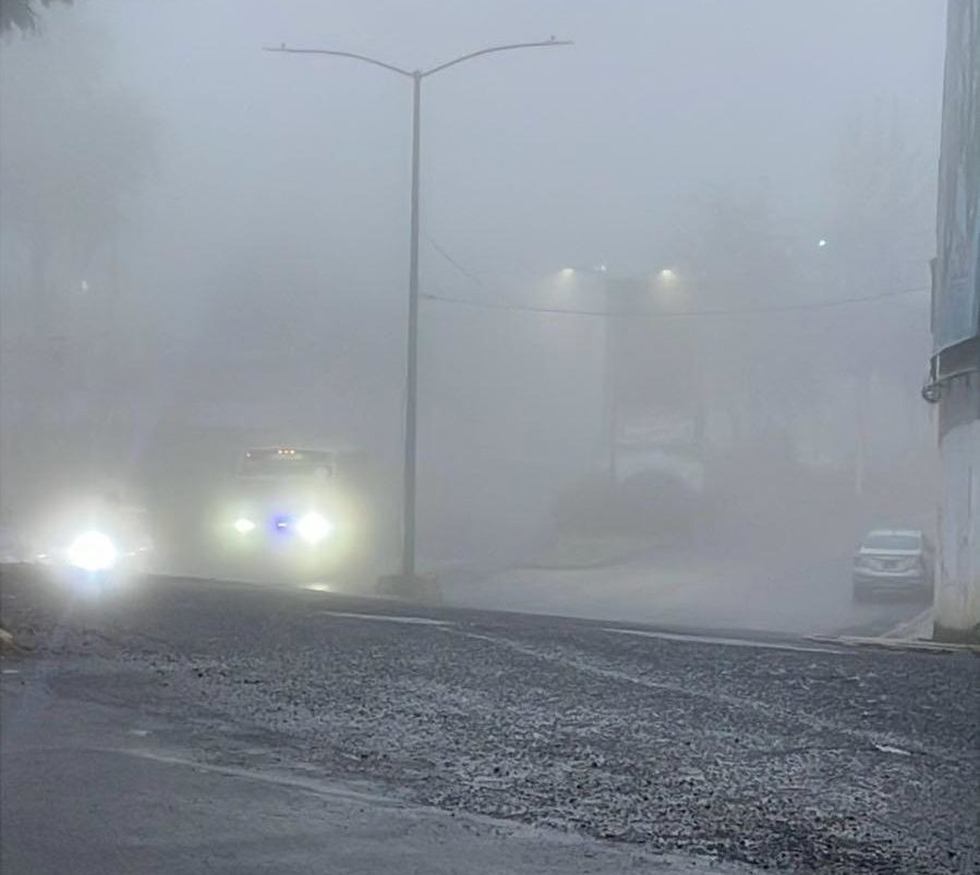 Cielo mayormente nublado con nieblas y lloviznas