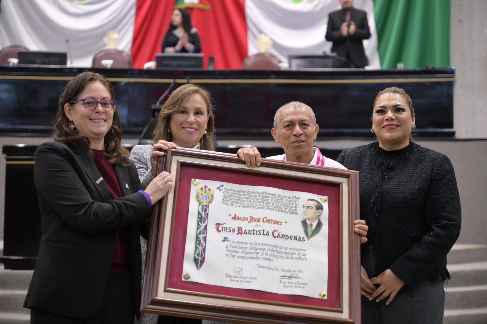 Reconoce Veracruz a Tirso Bautista por la preservación de lenguas indígenas