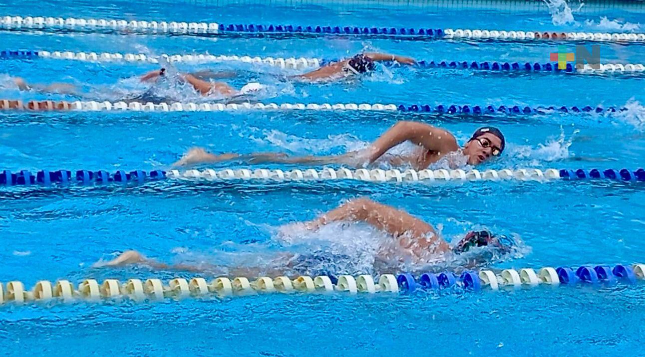 Fénix Swim Club de Coatzacoalcos se prepara para futuras competencias