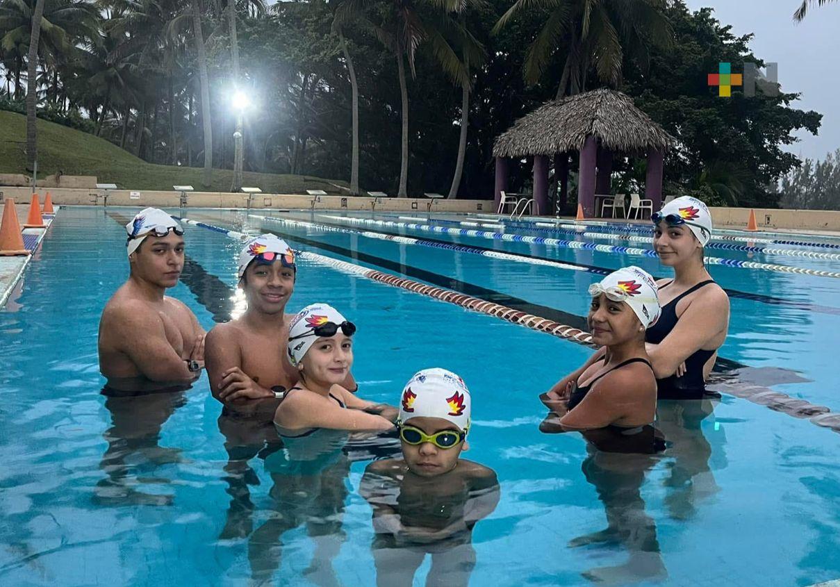 Fénix Swim Club implementa campamento técnico y clínica de aguas abiertas
