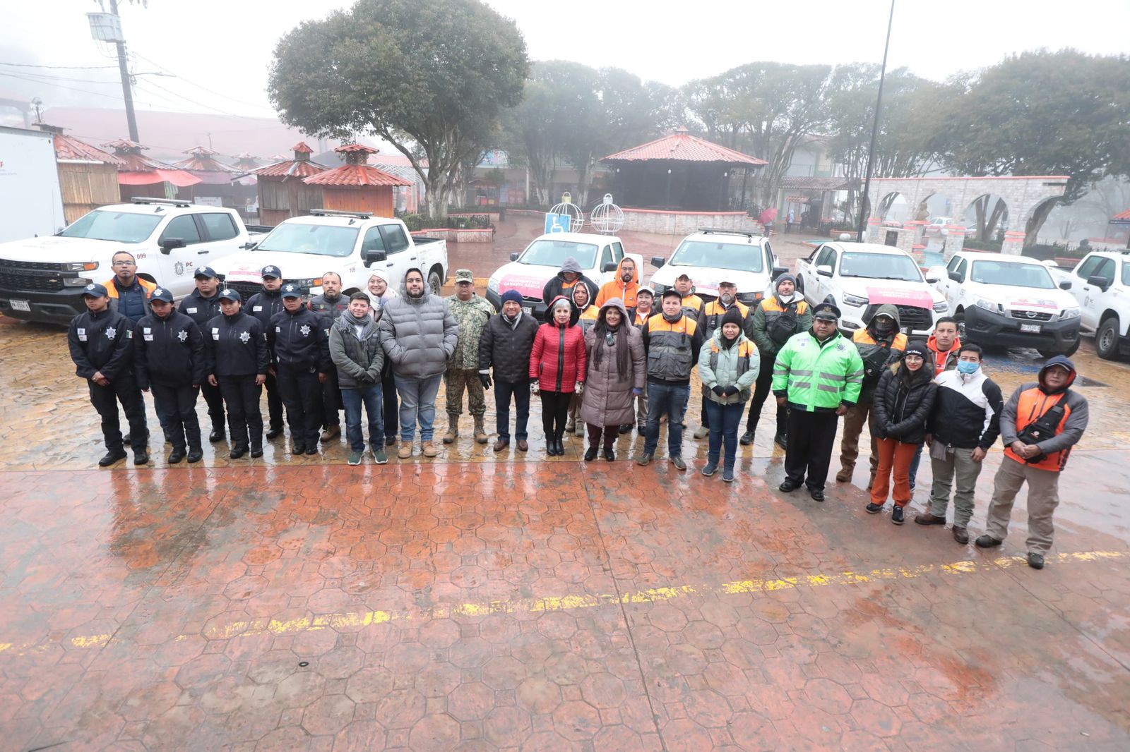Esperanza y calidez llegan a Huayacocotla y Zacualpan con la Caravana Abrigando Corazones