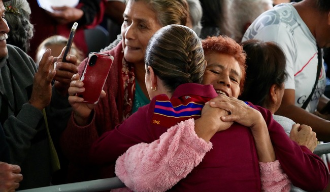 Presidenta encabeza entrega nuevas tarjetas del Banco del Bienestar y anuncia entrega obras en Morelos