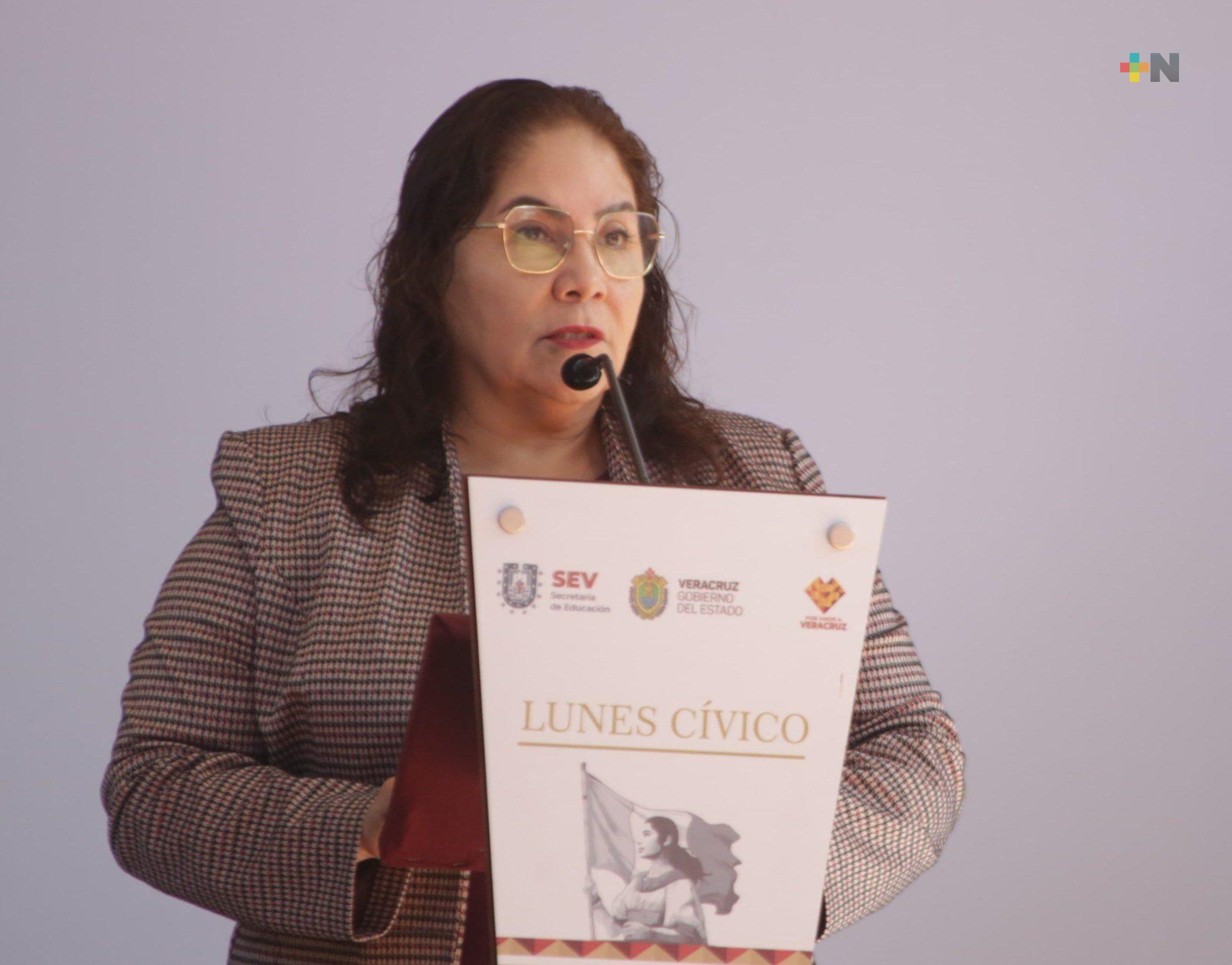 En las aulas escolares es donde se necesitan a docentes: SEV