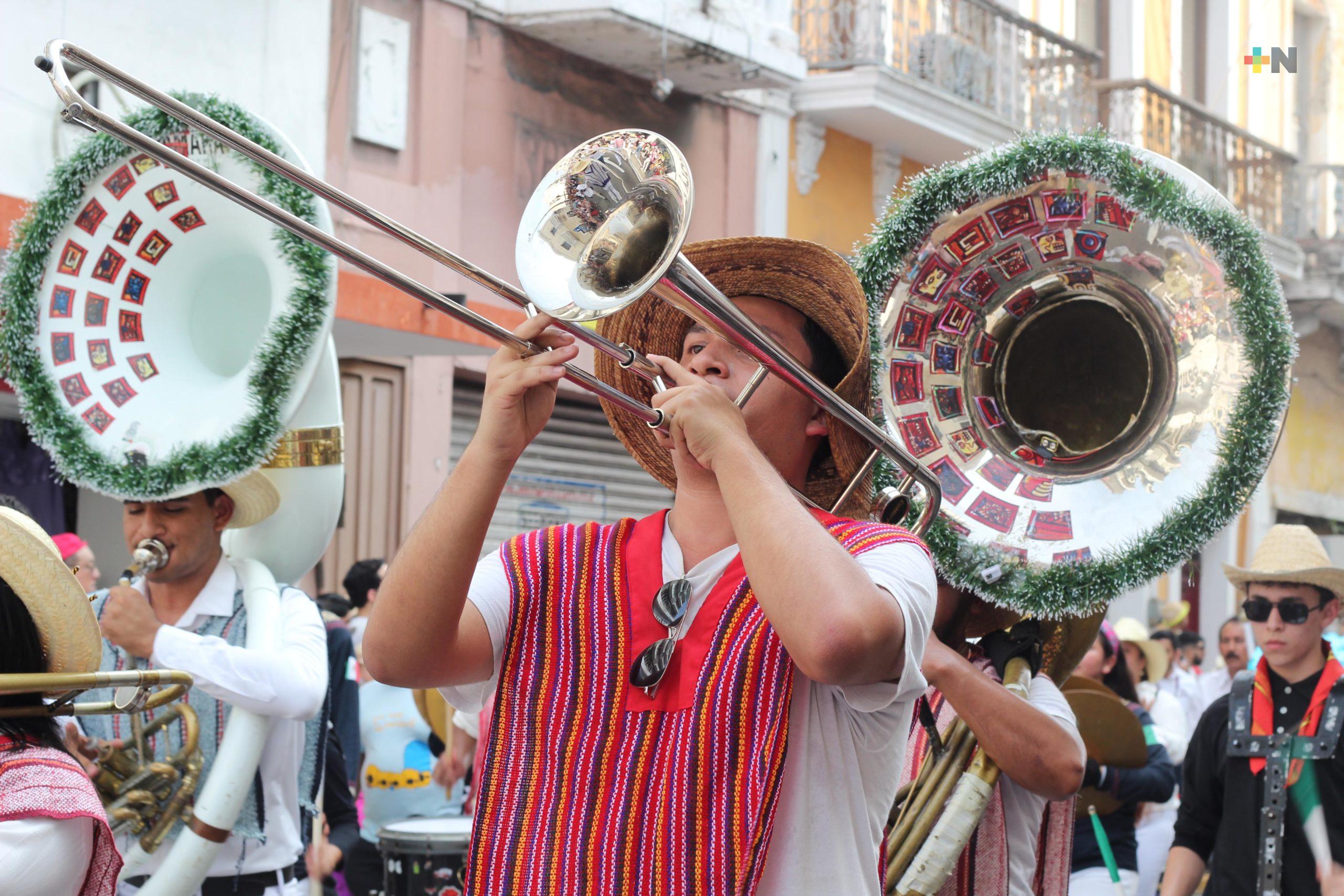 Primer desfile «Despidiendo el Año Viejo en Veracruz»