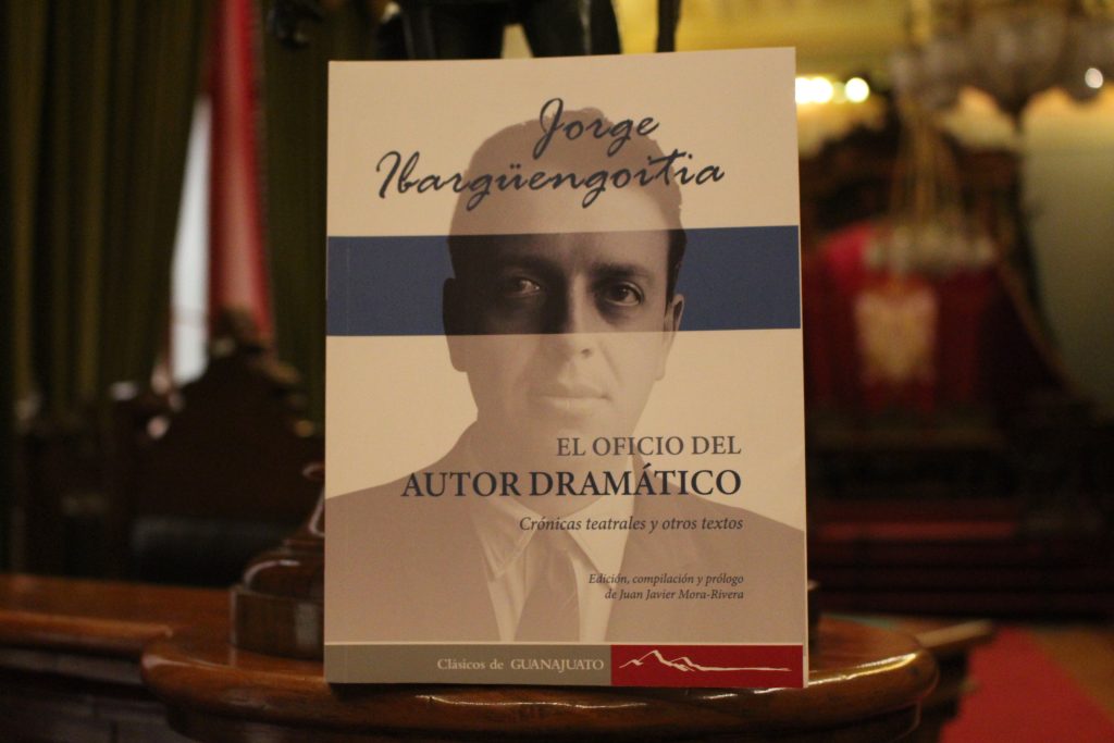 Publican compilación de crónicas teatrales y otros textos de Jorge Ibargüengoitia