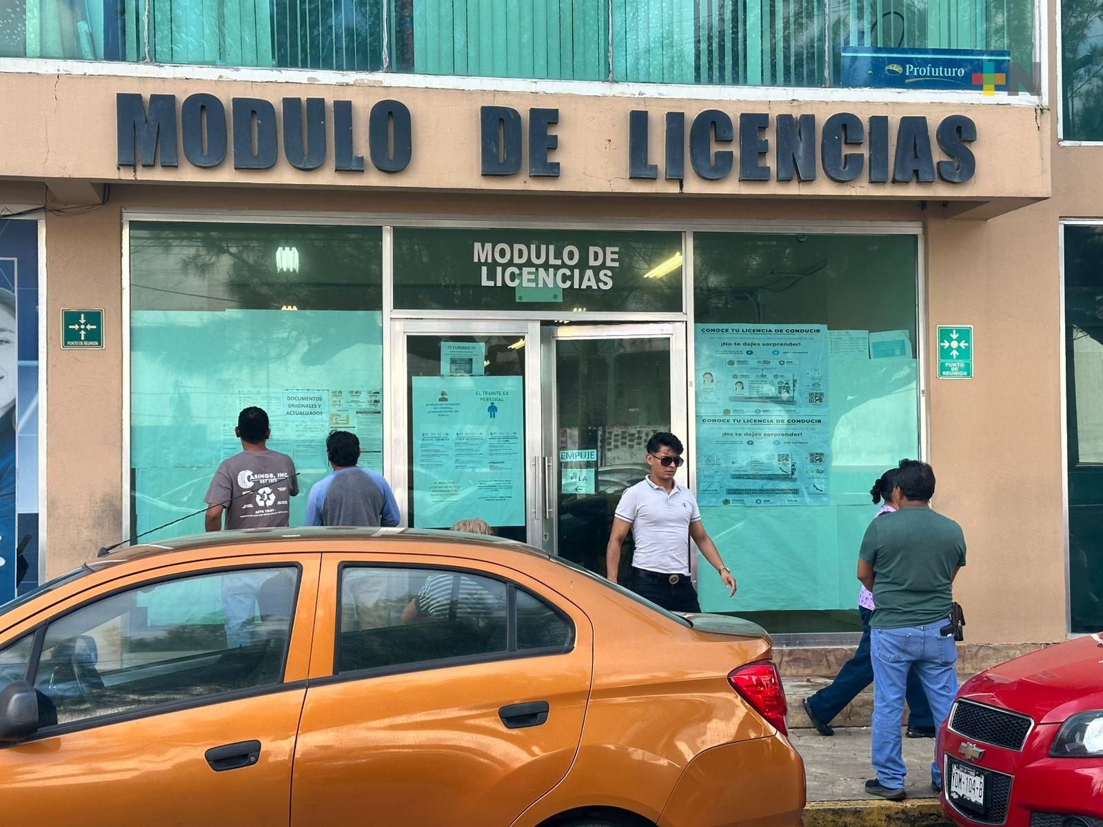 Poca afluencia para tramitar licencias en Coatzacoalcos