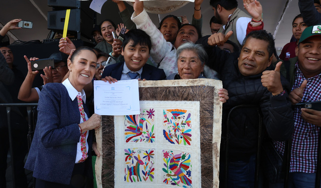 En Puebla, presidenta Claudia Sheinbaum entrega tarjetas para la Pensión Mujeres Bienestar