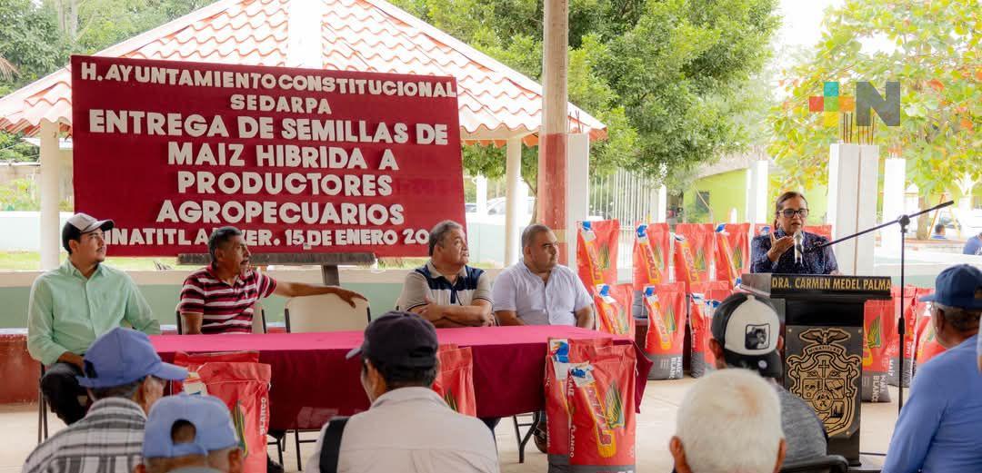 Entregan apoyos a productores agrícolas de zona sur de Veracruz