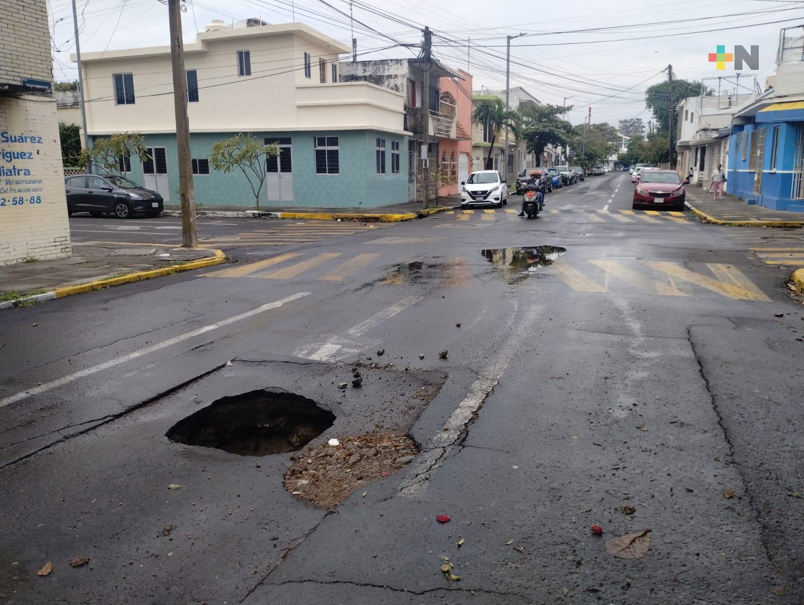 Nuevo socavón en calle colonia Flores Magón de Veracruz puerto