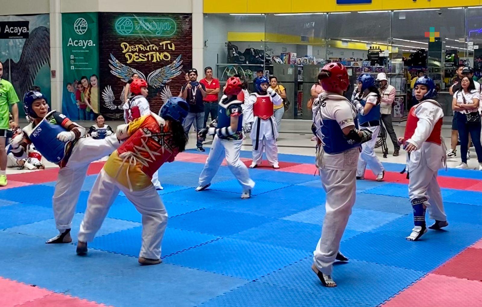 En Coatzacoalcos 80 artemarcialistas sostienen fogueo de Taekwondo