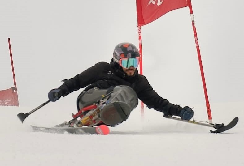 Arly Velásquez hace historia en Mundial de Para Esquí Alpino y apunta a Milán Cortina 2026