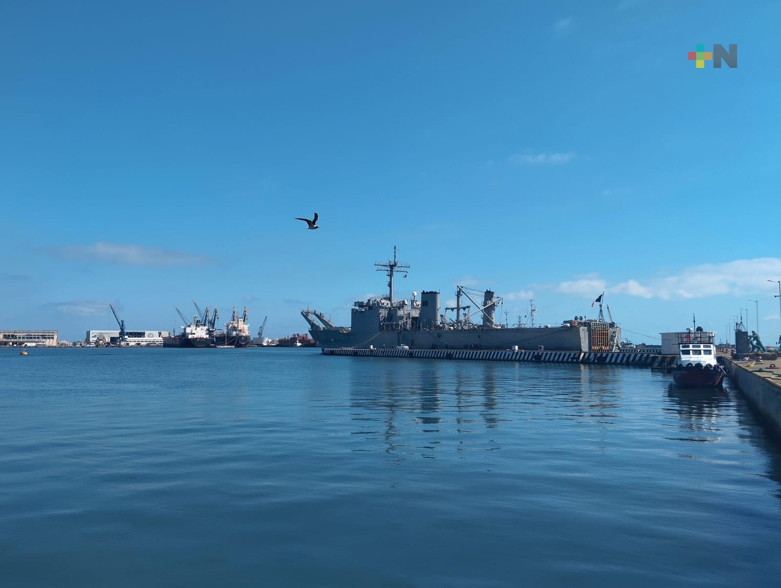 Atraca buque Papaloapan en el puerto de Veracruz