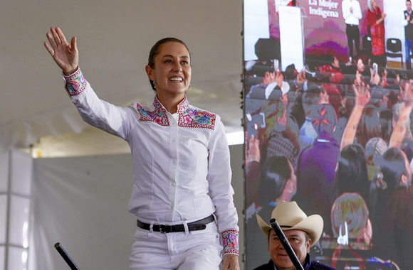 Hay un pueblo entero para protegerlos: Sheinbaum a migrantes mexicanos