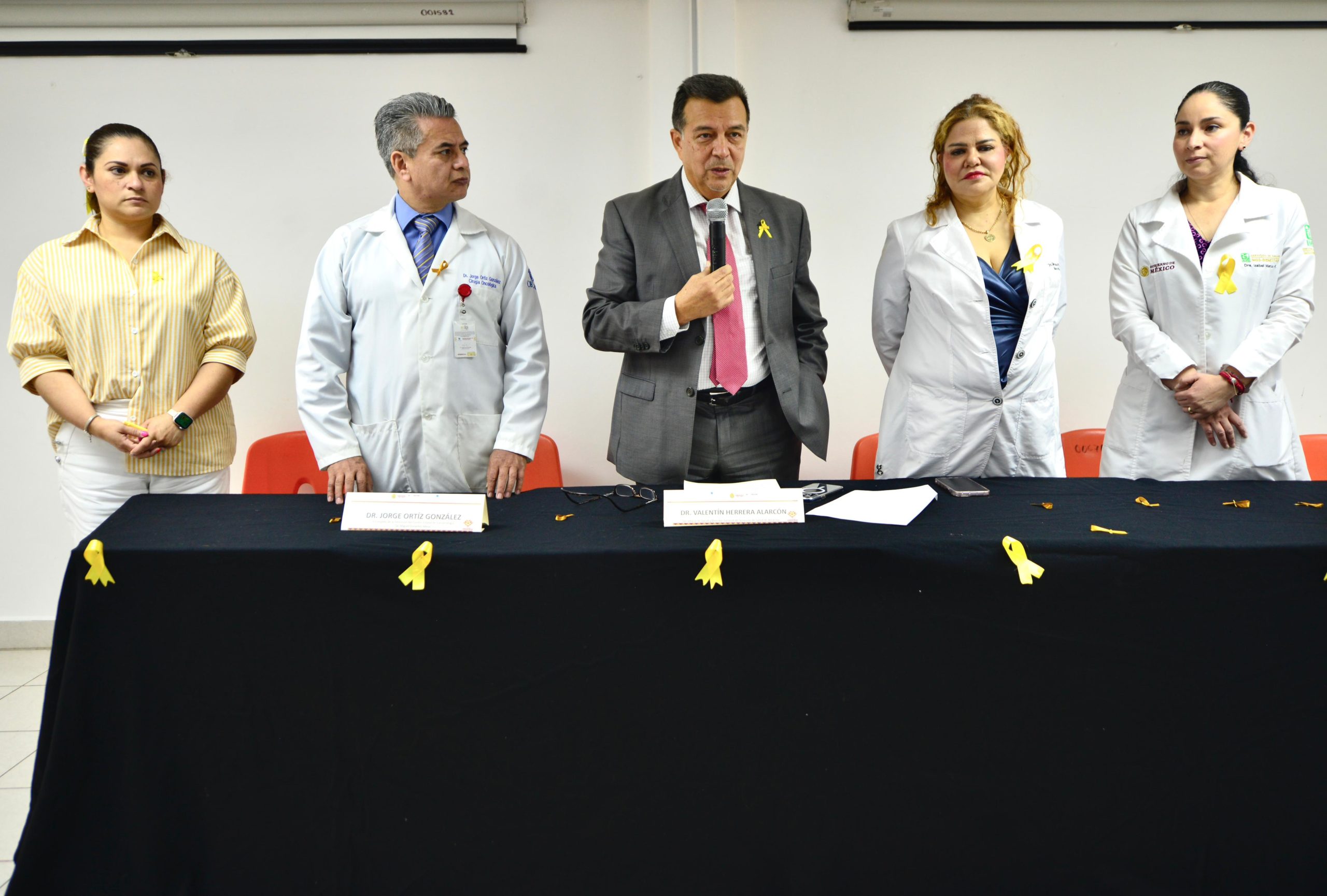 Capacitan a médicos y enfermeras para detección oportuna de cáncer infantil