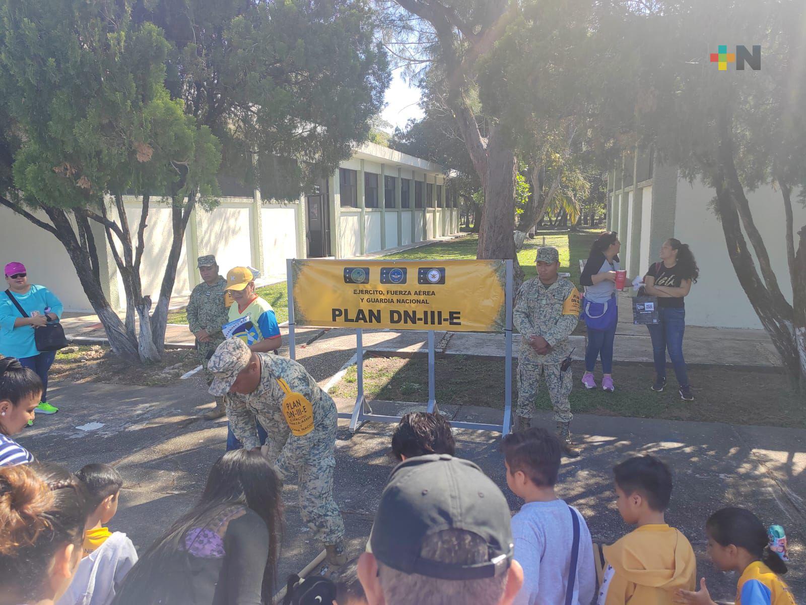 Estudiantes de primaria de Minatitlán visitan Batallón de Infantería