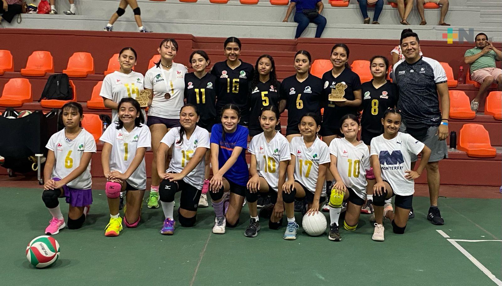 Leonas de Coatza ganan torneo de voleibol en San Luis Potosí