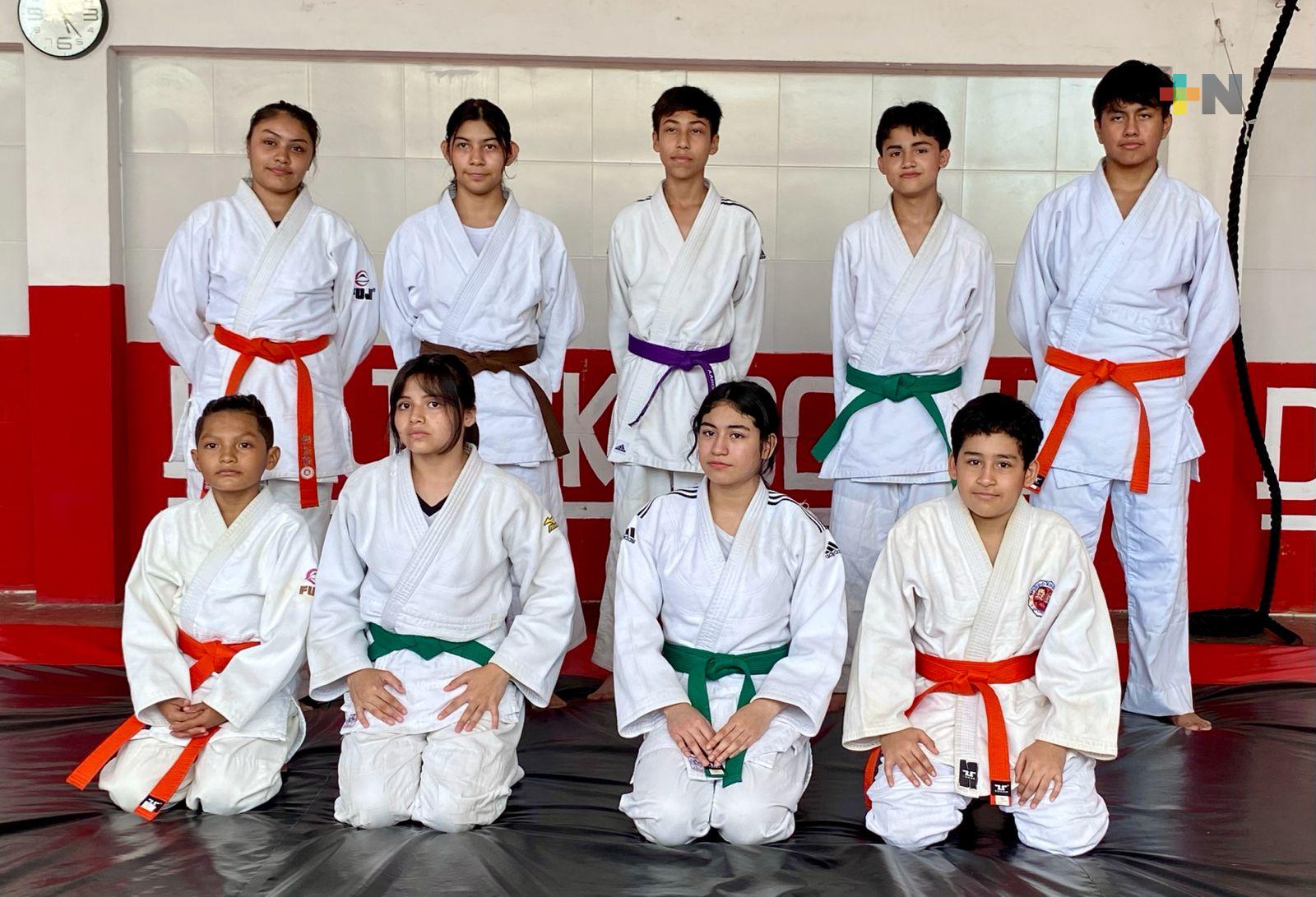 Judocas de Coatzacoalcos recolectan once medallas en Torneo Estatal de Judo