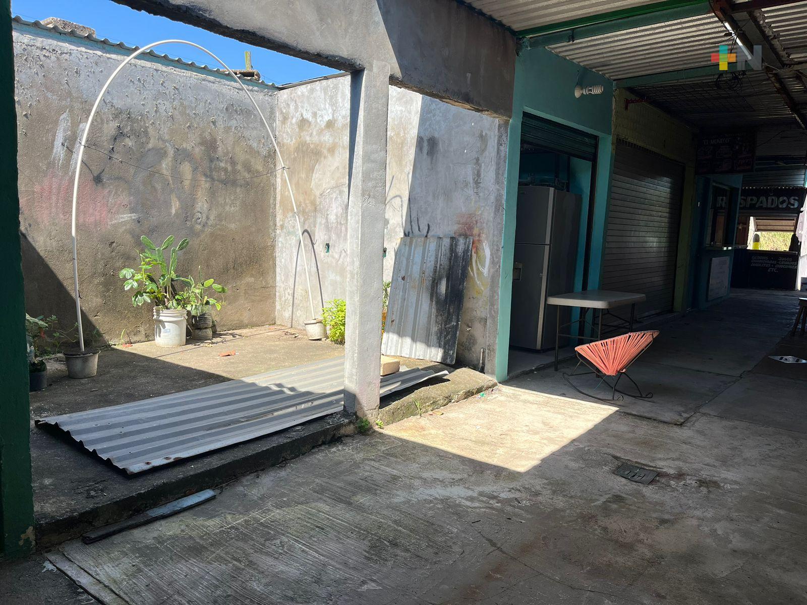 Locatarios de mercado en Coatza piden ayuda para reactivarlo