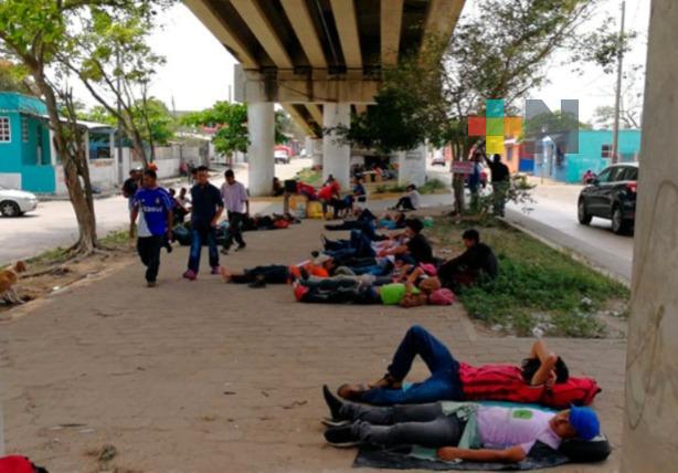 Salud Pública continúa atendiendo a migrantes que transitan por Coatzacoalcos