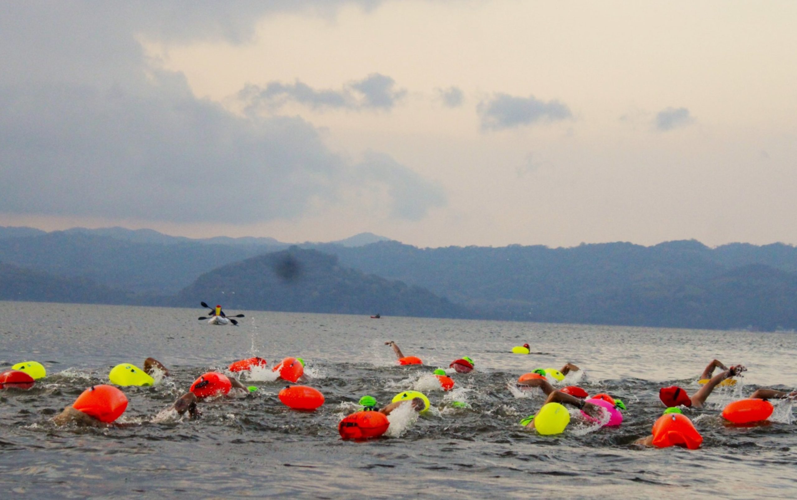 Catemaco recibirá más de 50 equipos en certamen de aguas abiertas