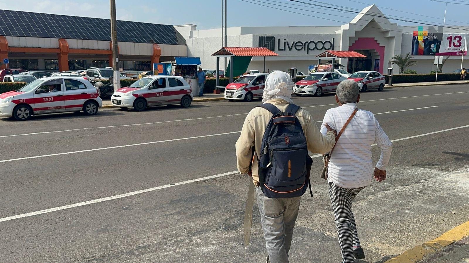 En Coatzacoalcos transeúntes no utilizan cruces peatonales