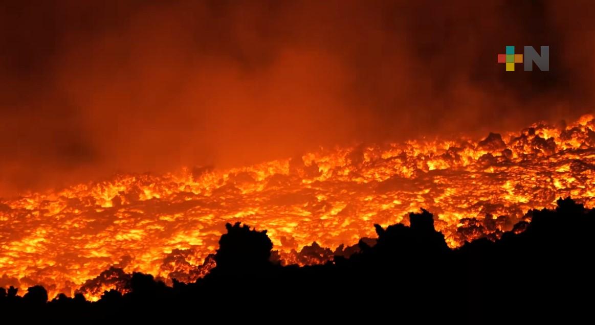 Erupciones del volcán Etna obliga a desviar 32 vuelos en Italia