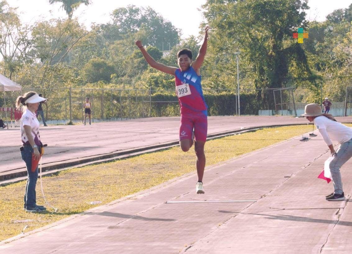 Atletas de Coatzacoalcos sobresalieron en la fase regional de Atletismo de juegos Conade