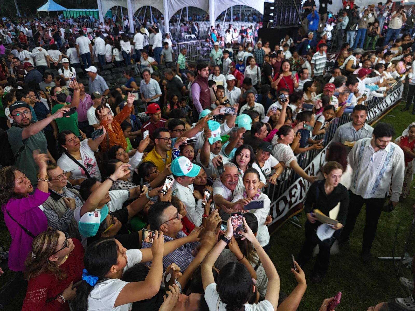 Presidenta Claudia Sheinbaum cierra gira por Veracruz con entrega de programas para el Bienestar