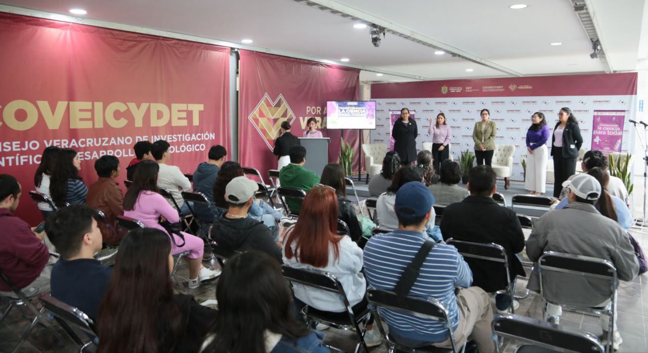 Mujeres científicas se reúnen en Xalapa para resaltar su papel en la investigación y tecnología