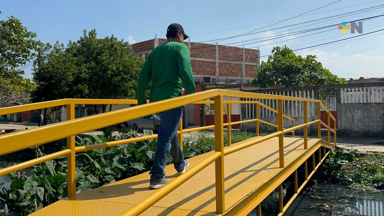 Vecinos en colonia de Coatzacoalcos piden mayor seguridad en puente vehicular