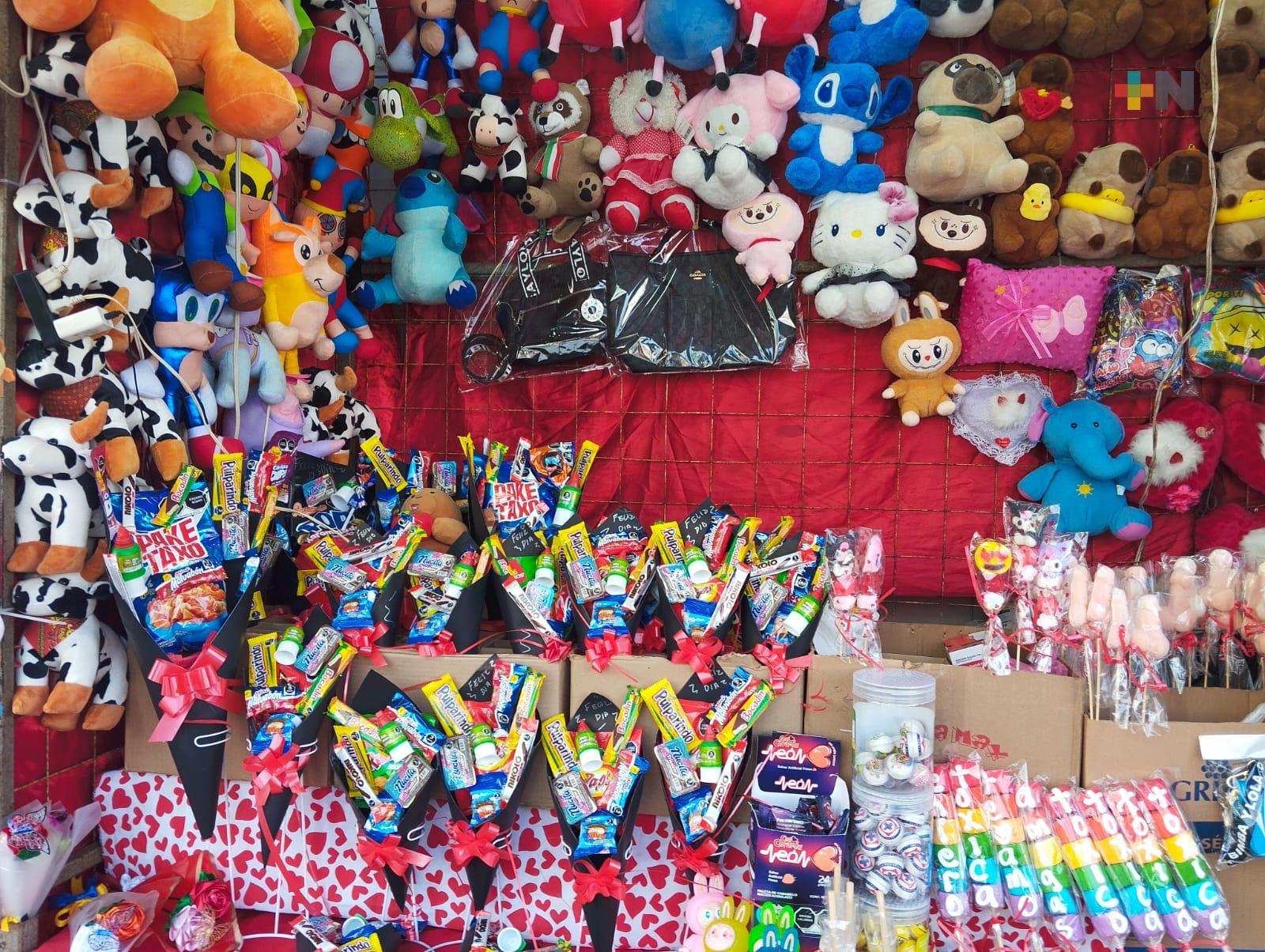 Vendedores de temporada reportan bajas ventas durante Día del Amor y la Amistad