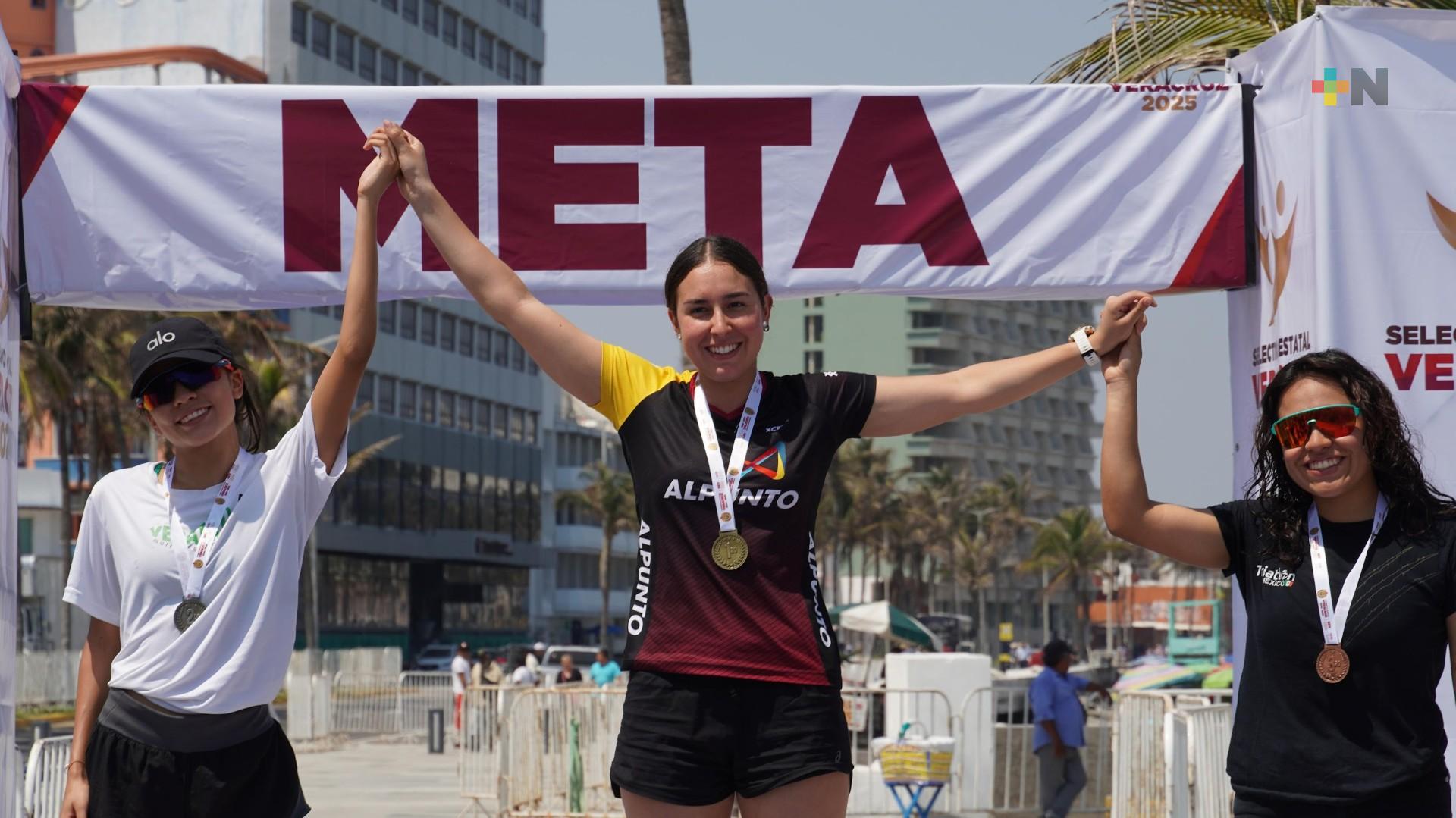 Lucía Gazol avanza en triatlón de Juegos Conade