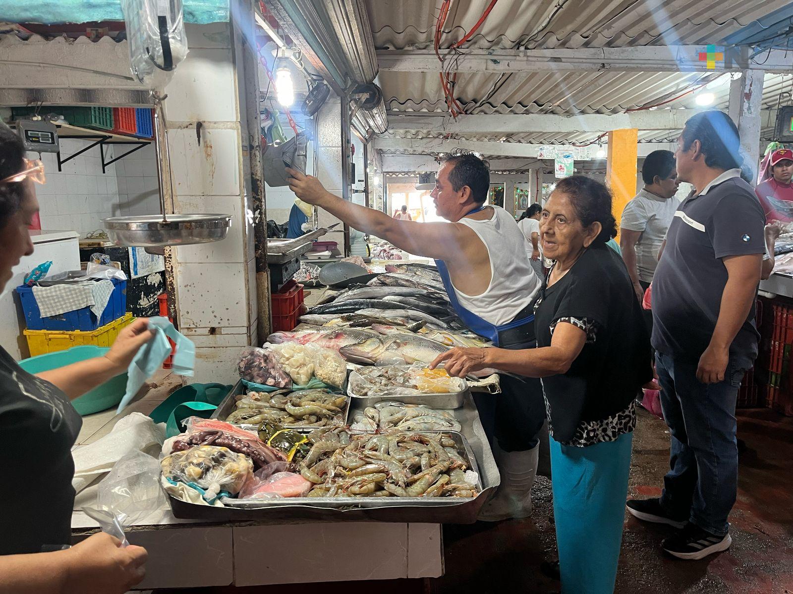 Mojarras, camarones y ceviche, lo más vendido en temporada de Cuaresma