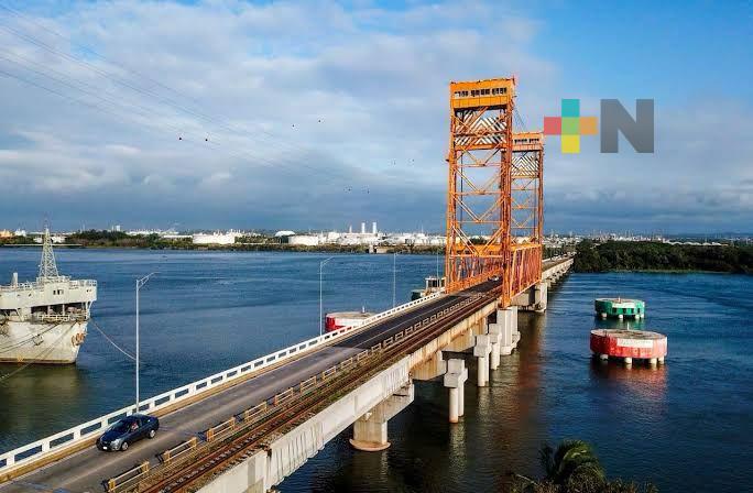 Nuevo puente Coatzacoalcos I será de gran beneficio para zona industrial: AIEVAC