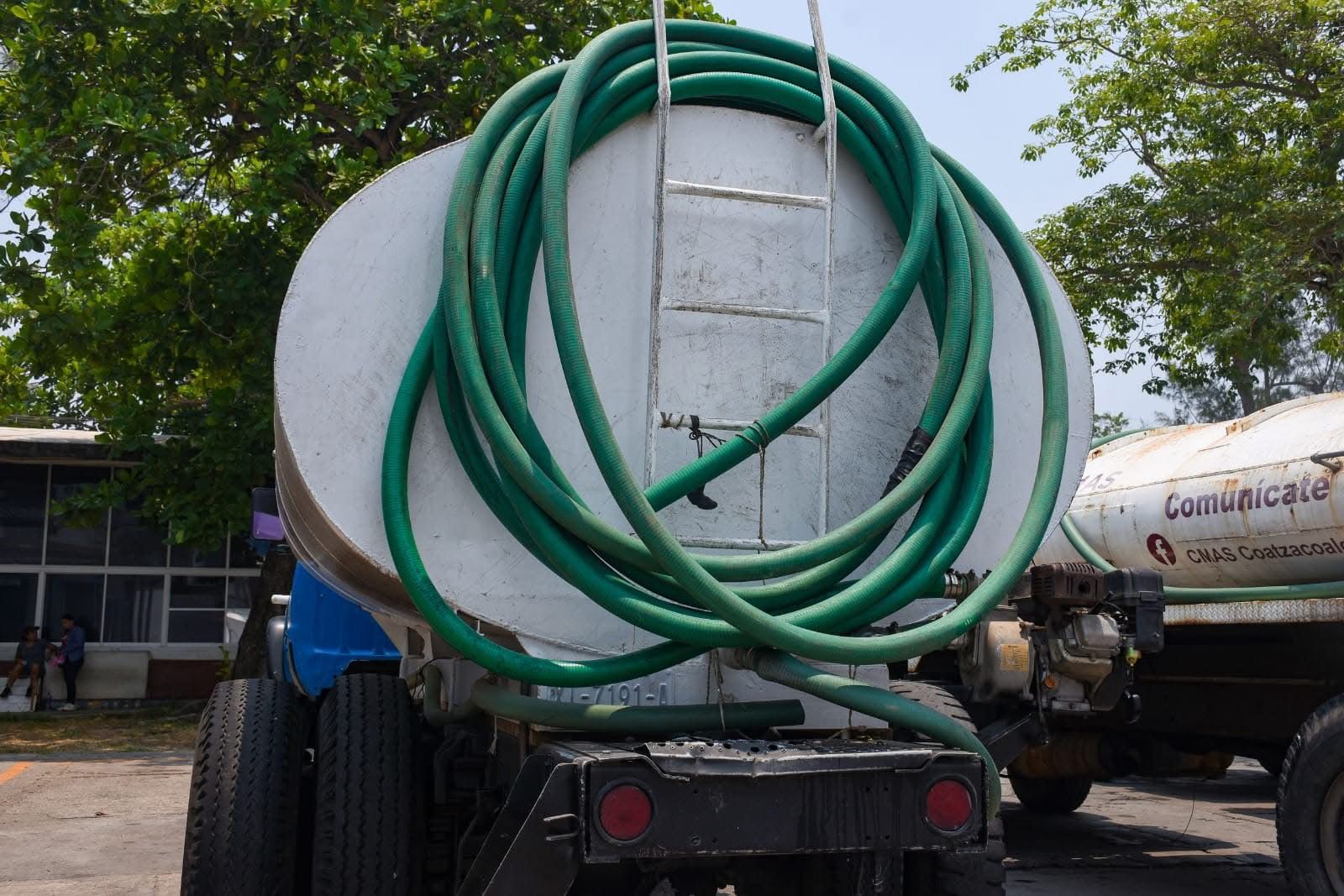 Autoridades buscan optimizar suministro de agua con pipas para Xalapa