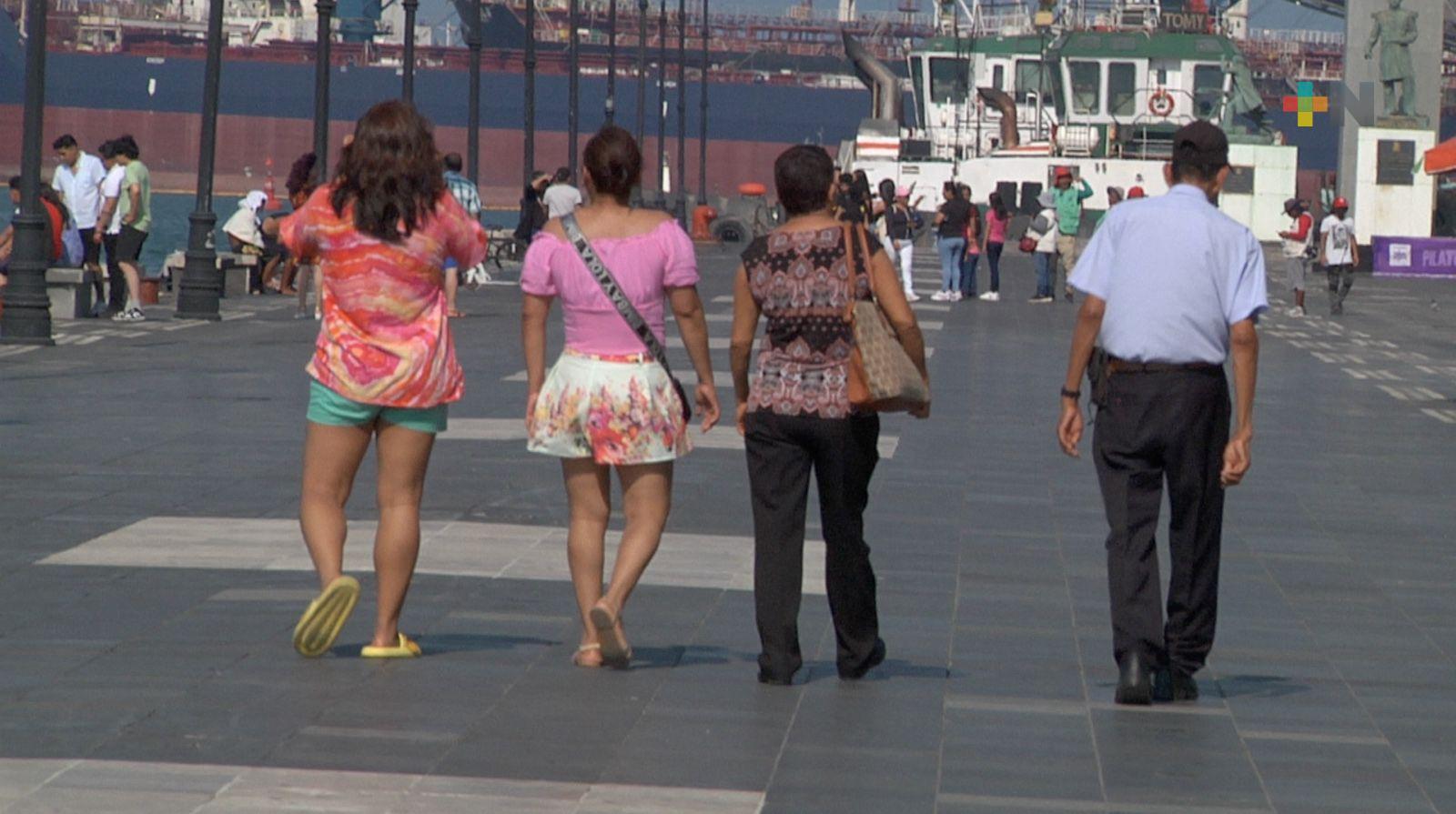 Turistas disfrutaron del clima cálido en Veracruz puerto