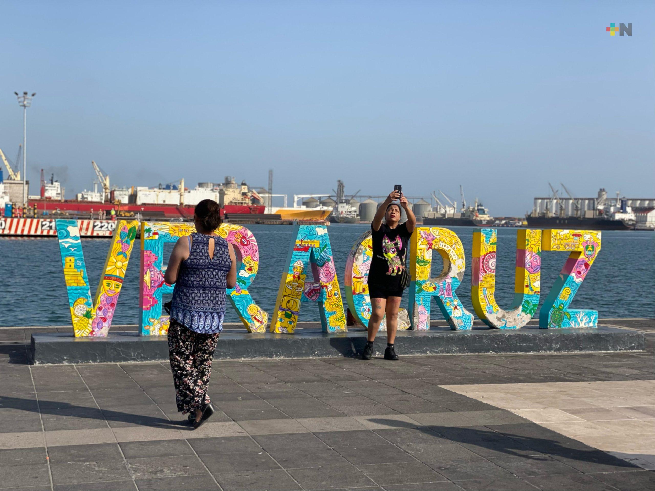 Turistas aprovechan fin de semana largo para disfrutar de Veracruz puerto