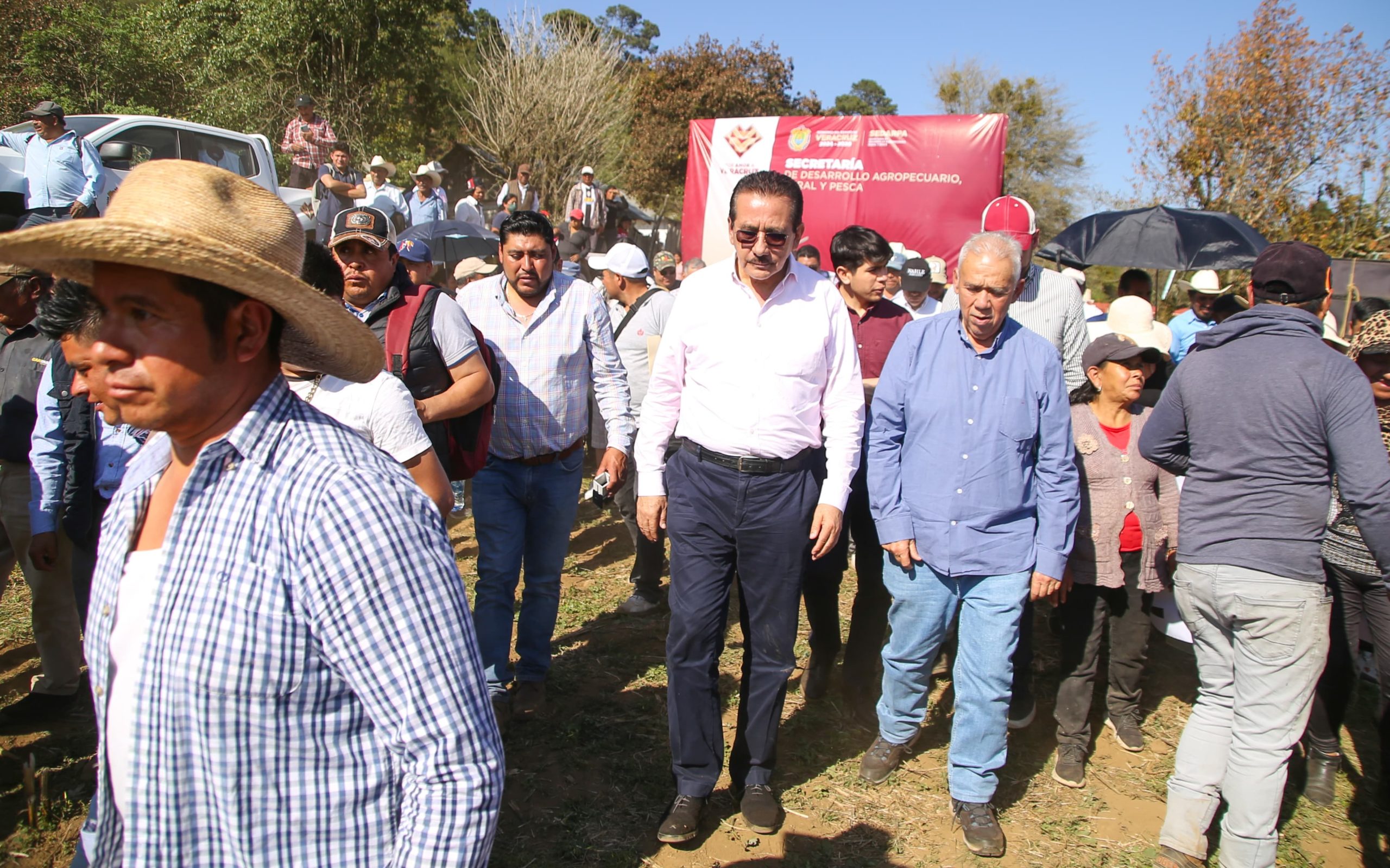 Productores de Altotonga reciben maquinaria para impulsar el cultivo de maíz