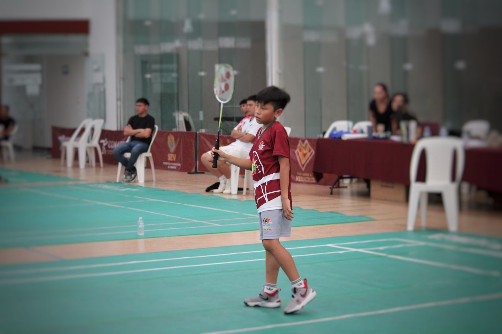 Más de 50 atletas compiten en la etapa estatal de bádminton en Veracruz